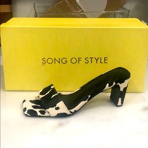 Song of style arrow heel
